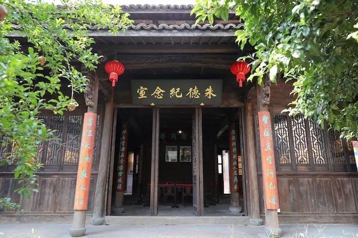 現(xiàn)代建筑風格的歷史回溯與創(chuàng)新探究