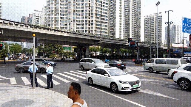 智能交通信號(hào)燈如何優(yōu)化城市交通流量