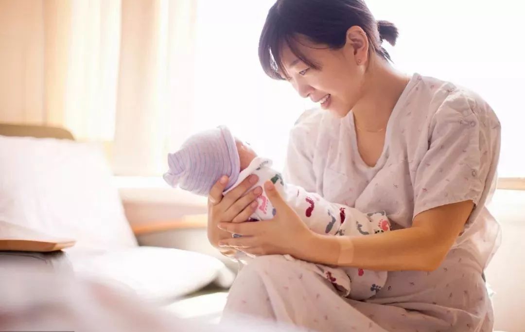 女子四小時內完成懷孕到生產，生命的奇跡與極速誕生