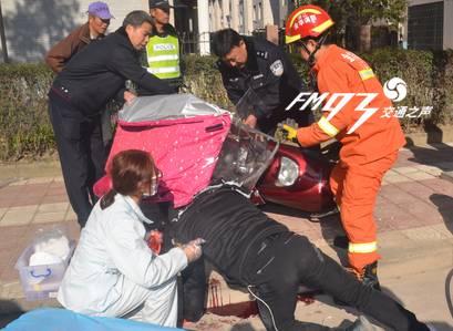 男子從情人車上摔出身亡