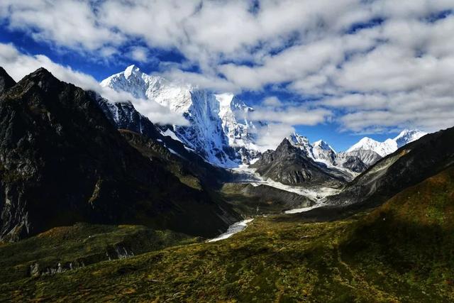 在世界上最美麗的峽谷中進行徒步旅行