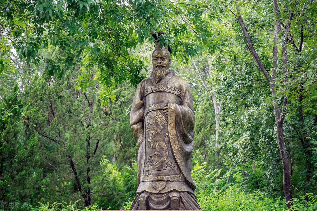 春風(fēng)輕拂，河流與花朵共舞——自然的和諧與生命的韻律