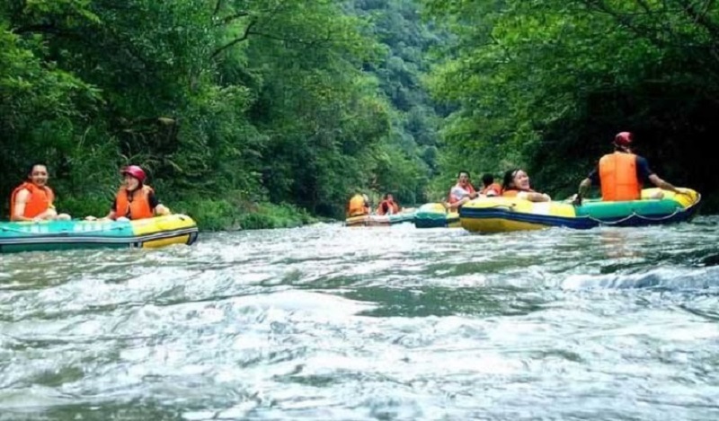 峽谷漂流之旅，水流速度與激情的碰撞體驗(yàn)